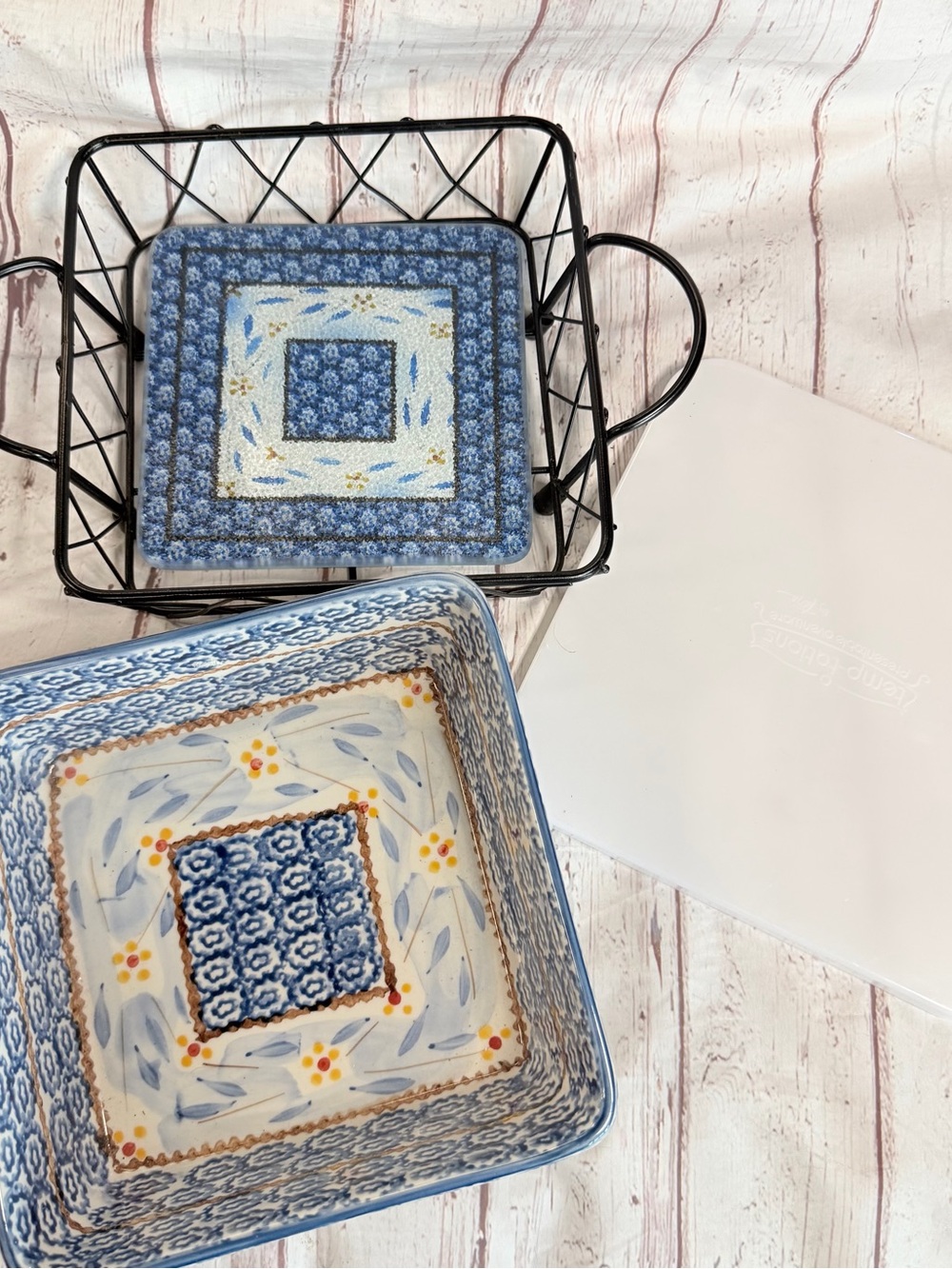 Temptation's Old World Blue 1.5 Qt. Sq. Bkg.Dish Casserole & Metal Rack Trivet